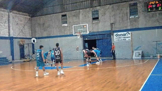 Colón (SJ) superó como visitante a UNL en el inicio de la 6ª fecha del Torneo Dos Orillas de Básquet.