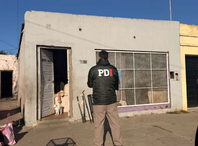 Allanamiento con dos aprehendidos acusados de privación ilegítima de la libertad y extorsión contra una mujer en Rafaela