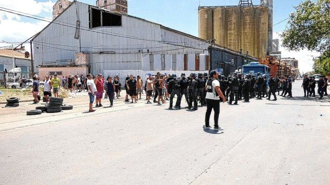 Héctor Aguirre denunció represión en el Puerto de Concepción del Uruguay: Salieron a cazar compañeros.