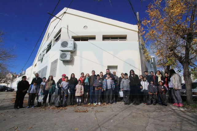 Abrazaron la escuela de Vialidad en apoyo a ex funcionarios que la crearon y están siendo juzgados