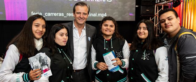 Bahl dejó inaugurada la feria de Carreras del Instituto Becario
