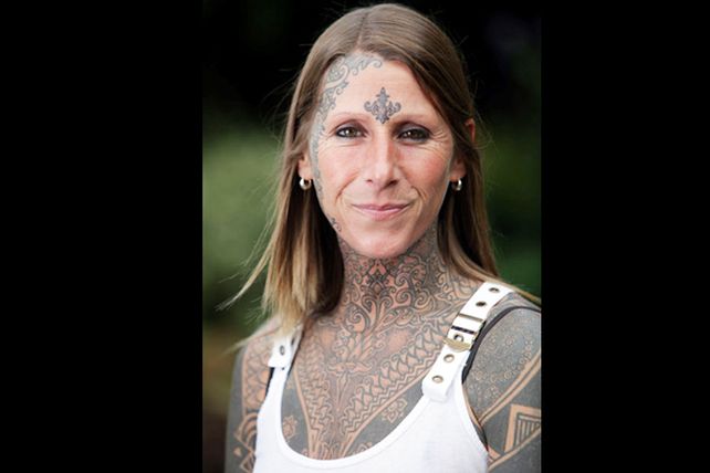 Se tatuó el 85 por ciento del cuerpo para celebrar que se divorció de su ex