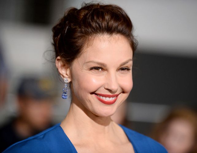 Ashley Judd era joven y novata cuando la acosaron pero zafó de milagro. 