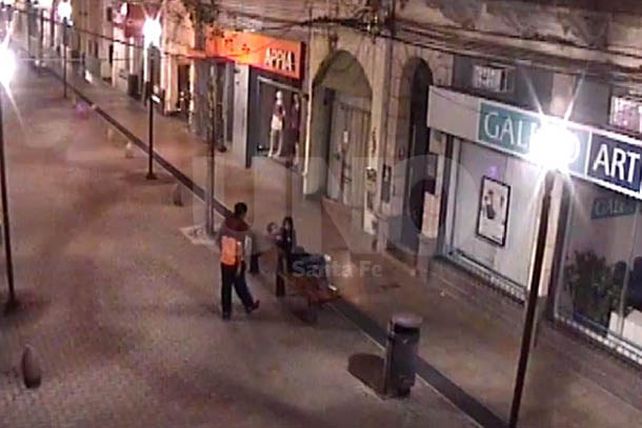 Todo filmado: detienen a un hombre por robo y a otro por asalto con arma blanca