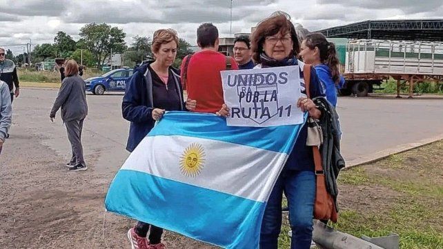 Abrazo simbólico a la Ruta Nacional 11