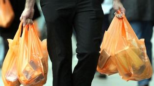Buscan prohibir totalmente la entrega de bolsas plásticas