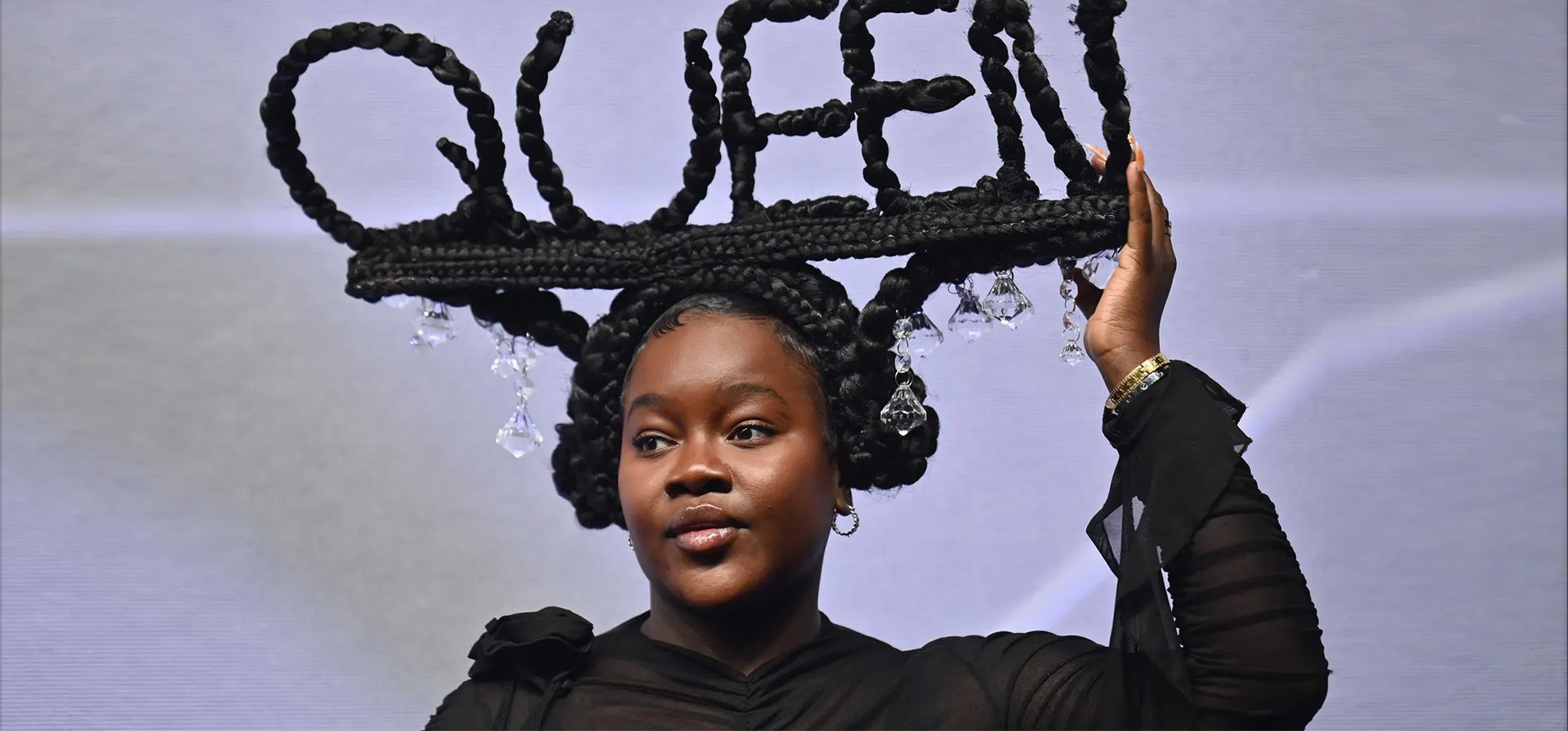 Nueva York, Estados Unidos. Una invitada llega para el evento de lanzamiento de Mugler H&M. H&M anunció su colección colaborativa Mugler en marzo. Fotografía: Angela Weiss/AFP/Getty Images