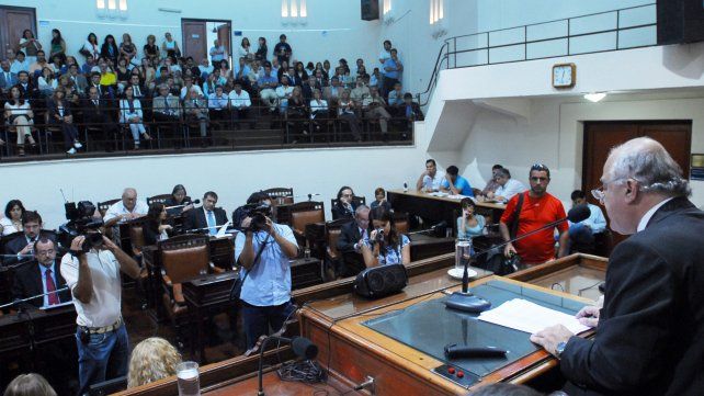 El intendente abre las sesiones ordinarias en el Concejo Municipal de Rosario el 6 de marzo de 2008.