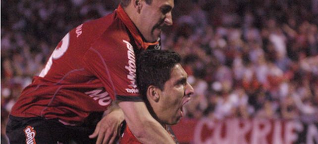 Newells: Insaurralde debut&oacute; en la selecci&oacute;n, y fue figura y goleador leproso