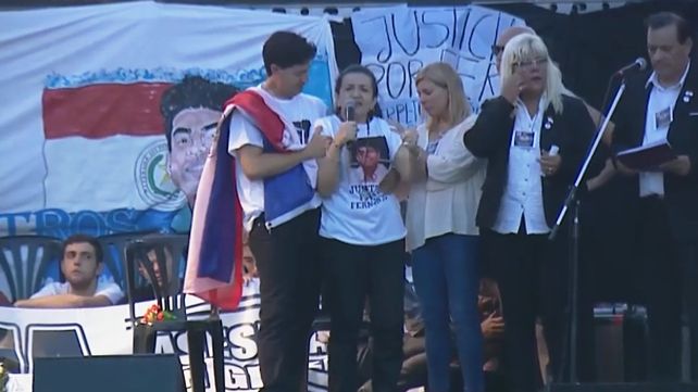 Veo su cama tendida y sé que nunca volverá, dijo la mamá de Fernando