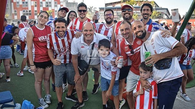 Unión debuta ante Platense y el hincha le pone color a la previa en el Bulevar