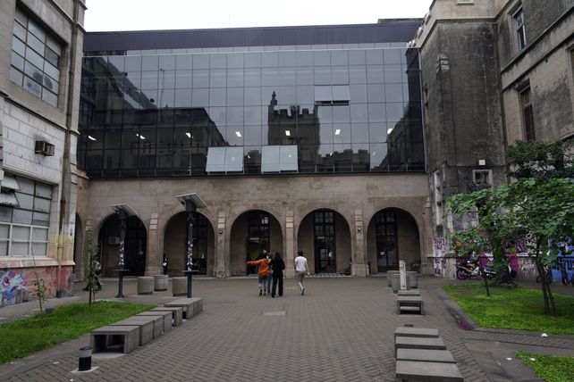 La UNR cambia la forma de confeccionar los títulos de sus graduados