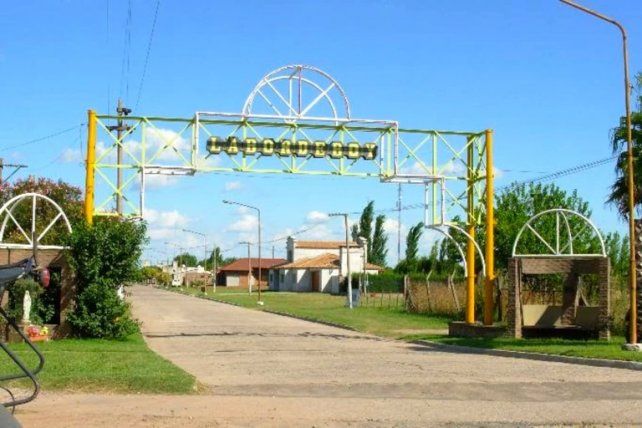 En Labordeboy viven alrededor de 1000 habitantes y esperan ansiosos la llegada de vecinos de otros lugares para repoblar el pueblo.