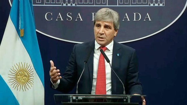 El Plan para sacar los dólares del colchón: Luis Caputo aseguró que el Gobierno busca darle a la gente la libertad de manejar sus ahorros.