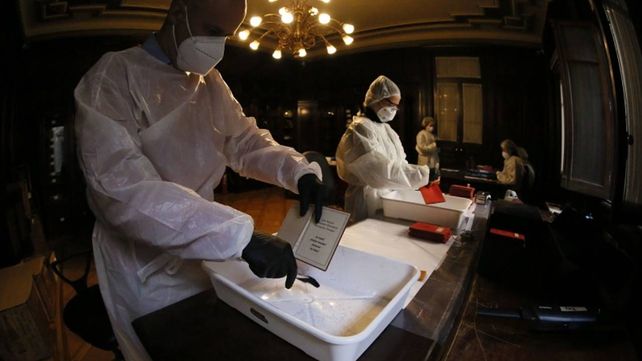 Cómo es el proceso de análisis del material nazi encontrado en la Corte Suprema