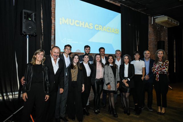 Junior se reencontró con empresarios
