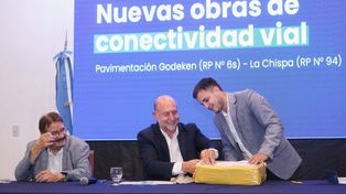 El acto de apertura de ofertas fue encabezado por el gobernador Omar Perotti.