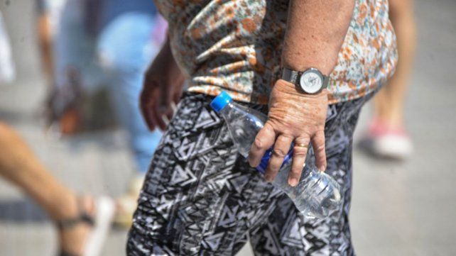 El SMN pronostica la continuidad del calor agobiante en once provincias. En Entre Ríos Paraná y Nogoyá miden 38 grados y Gualeguay 37. Pronóstico anuncia lluvia