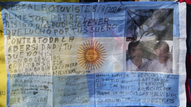 Fotogalería de La Capital: el homenaje de Rosario a Jorge Messi en La Bajada