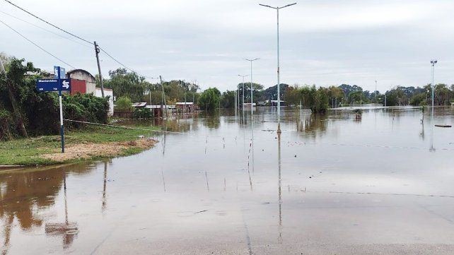 El informe de Salto Grande indica que el río Uruguay se aproxima a los 14 metros en Concordia y la cota a 35. Hay 167 familias evacuadas El informe de Salto Grande indica que el río Uruguay se aproxima a los 14 metros en Concordia y la cota a 35. Hay 167 familias evacuadas
