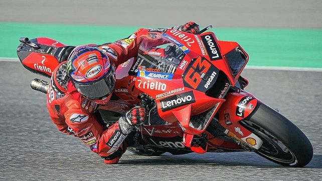 Francesco Bagnaia se quedó con la pole del MotoGP en Qatar