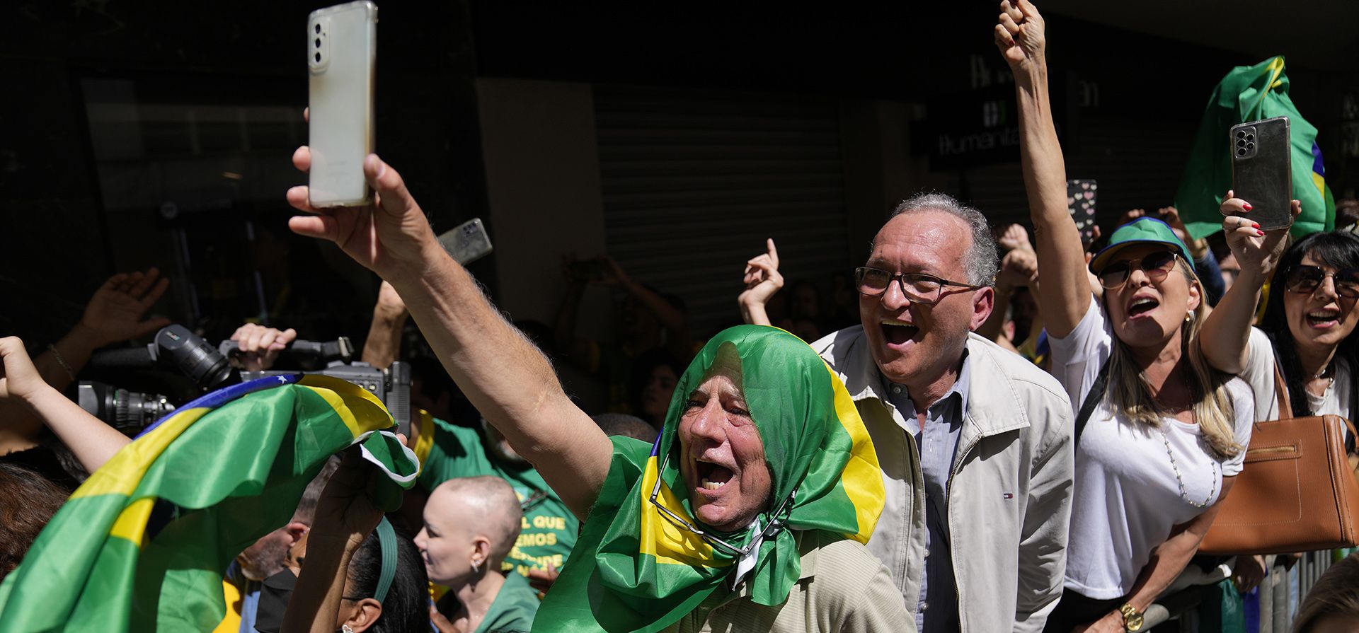 Partidarios del presidente brasileño Jair Bolsonaro asisten a su mitin de campaña de reelección en Juiz de Fora, estado de Minas Gerais, Brasil. Bolsonaro comenzó formalmente su campaña de reelección en esta ciudad donde fue apuñalado durante su campaña 2018. Las elecciones generales están fijadas para el 2 de octubre.