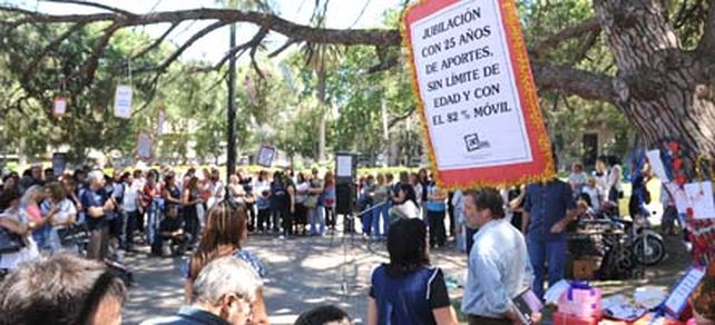 Hubo acuerdo en la paritaria nacional docente y habr&aacute; aumento escalonado