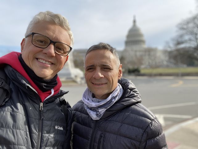 Gabriel y Guillermo hacen documentales por los cuales han viajado por distintos países del mundo.