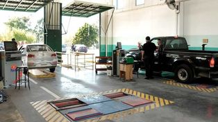 Un taller de inspección vehicular de los que se multiplicaron en el país luego de la ley 26.363 de 2008,