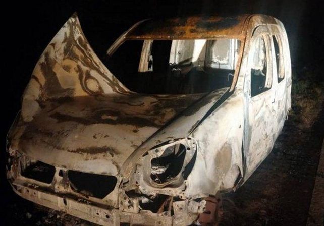 Hallaron una Kangoo quemada pero descartan que sea la robada a la suegra de Lanatta