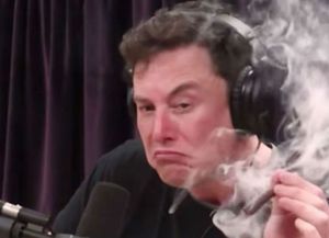 El dueño de Tesla se hunde entre porros y pérdidas millonarias