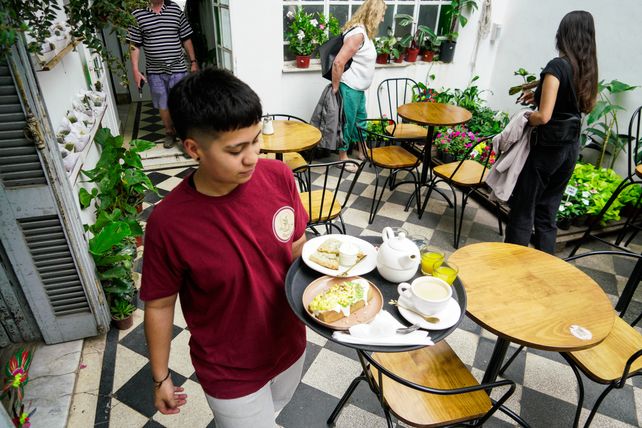 Una vieja casona tipo chorizo en Alvear al 1000
