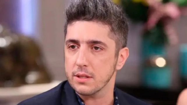 Jey Mammon pasó diez días en el exterior y volvió al país.&nbsp;
