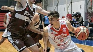 Platense goleó a Unión en el Roberto Pando de San Lorenzo por la 2ª fecha del Súper 20.&nbsp;