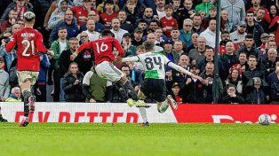 Manchester United se llevó un partido de locos.