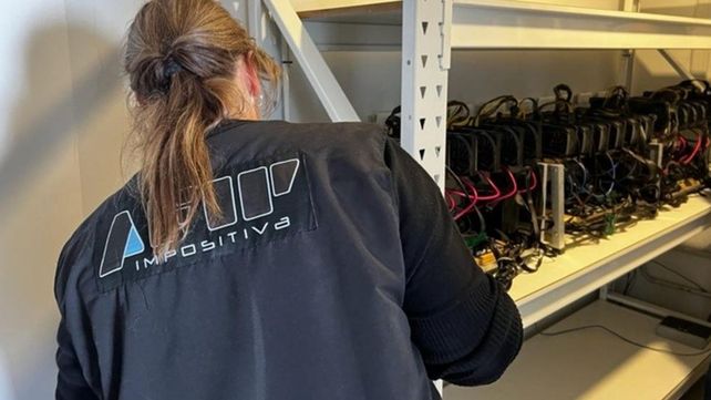 Por un consumo inusual de luz detectaron granjas de criptomonedas ilegales en Santa Fe