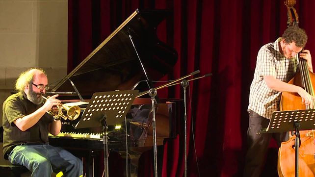 Enrique Norris trae los sonidos de su trompeta al Club Regatas Enrique Norris trae los sonidos de su trompeta al Club Regatas