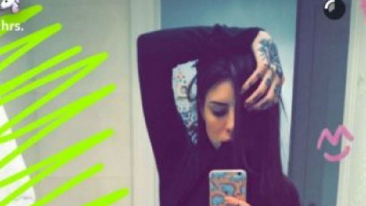 Cande Tinelli posó bien sexy en Snapchat en sintonía con el estilo de la  abogada hot