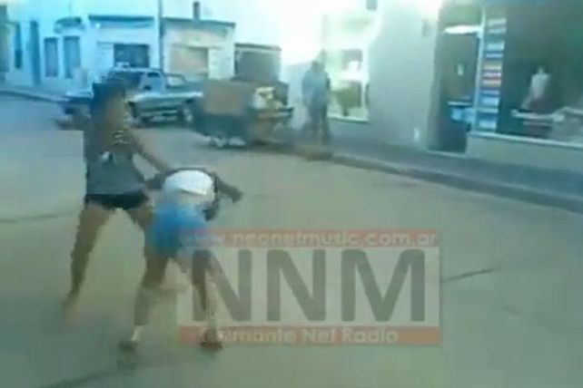 Gualeguay: brutal golpiza a una menor a la salida de un boliche