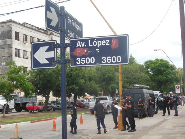 La policía realizó operativos de control de personas y vehículos