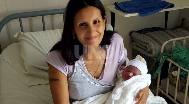 FOTO Evelyn ambar parto madre 1