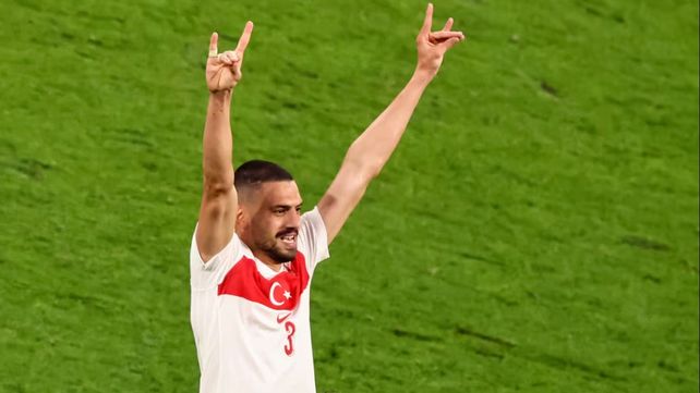 El jugador turco Merih Demiral celebra su segundo gol ante Austria realizando un saludo ultranacionalista que generó consecuencias.