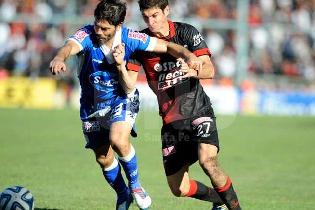 Dolor infinito: Colón descendió a la B Nacional tras 19 años en primera