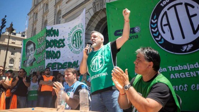 ATE afirma que ya hubo 11 mil despidos en el Estado: Milei podría terminar preso