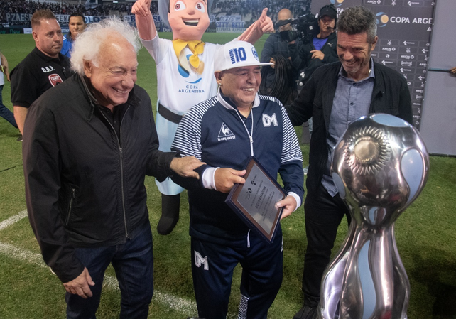 Maradona: No me interesa que me den una plaqueta