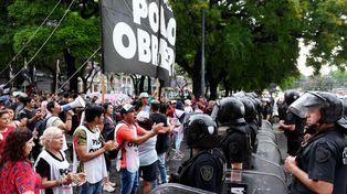 Con la inminente marcha piquetera en el centro porteño, el Ejecutivo advirtió que le sacará el subsidio a quien corte el tránsito