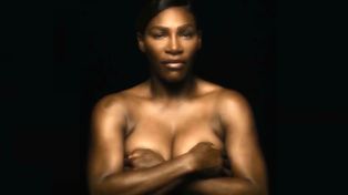 Serena Williams grabó un video en topless por el cáncer de mama