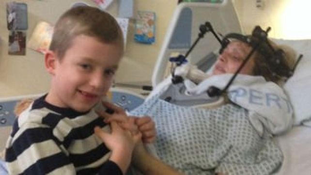 Escuchó a su hijo y despertó del coma