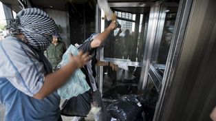 El Reino Unido citó a la embajadora Castro por intimidación a cruceros