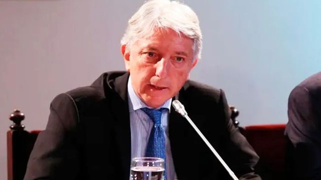 El vicecanciller Carlos Foradori estaba borracho cuando se rubricó un acuerdo para levantar las sanciones argentinas sobre las empresas británicas que operan en las aguas que circundan a las Malvinas.